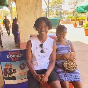 Meet your Posher, Moira